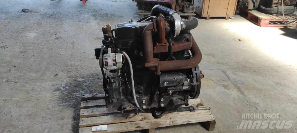 Yanmar 4TNE100 Motoren