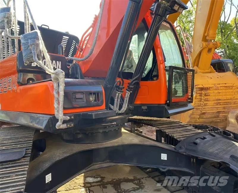 Doosan DX300LC-9C Raupenbagger