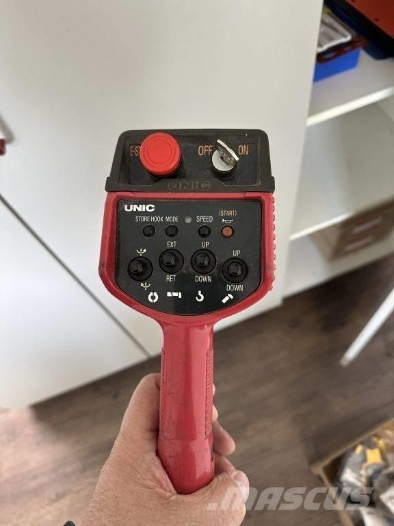 Unic B 345 Raupenkrane