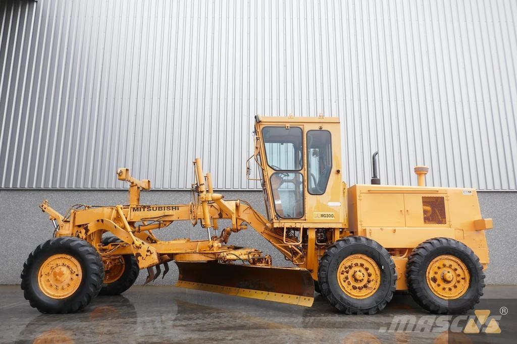 Mitsubishi MG300 Grader