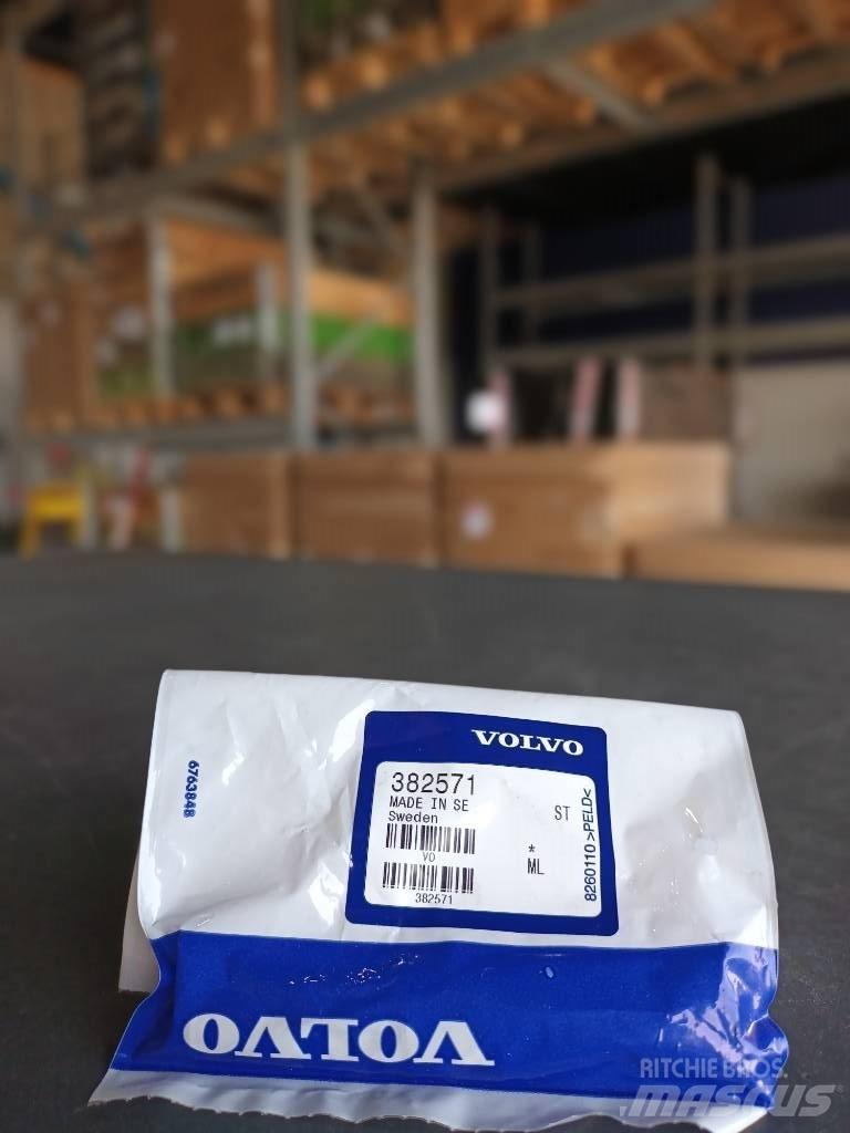 Volvo PIN 382571 Motoren