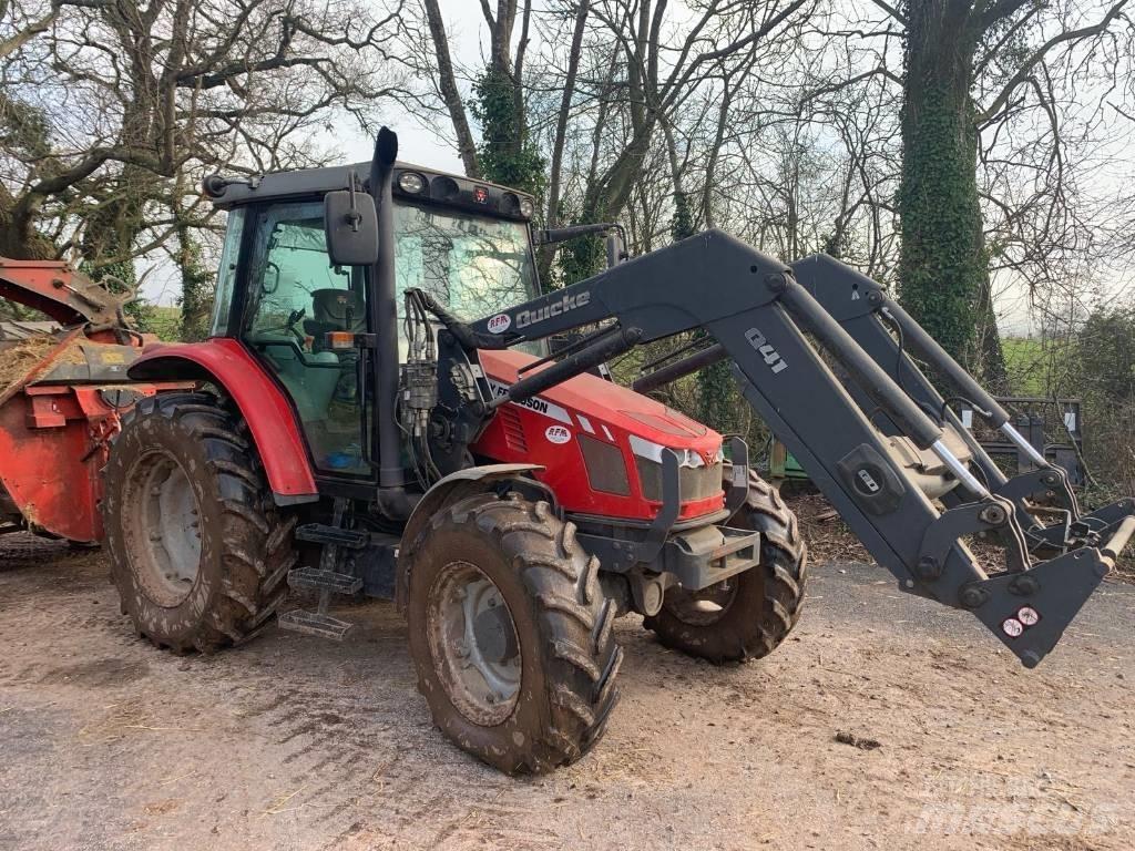 Massey Ferguson 5440 Traktoren