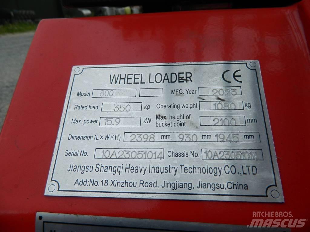 Attack 800 Hoflader