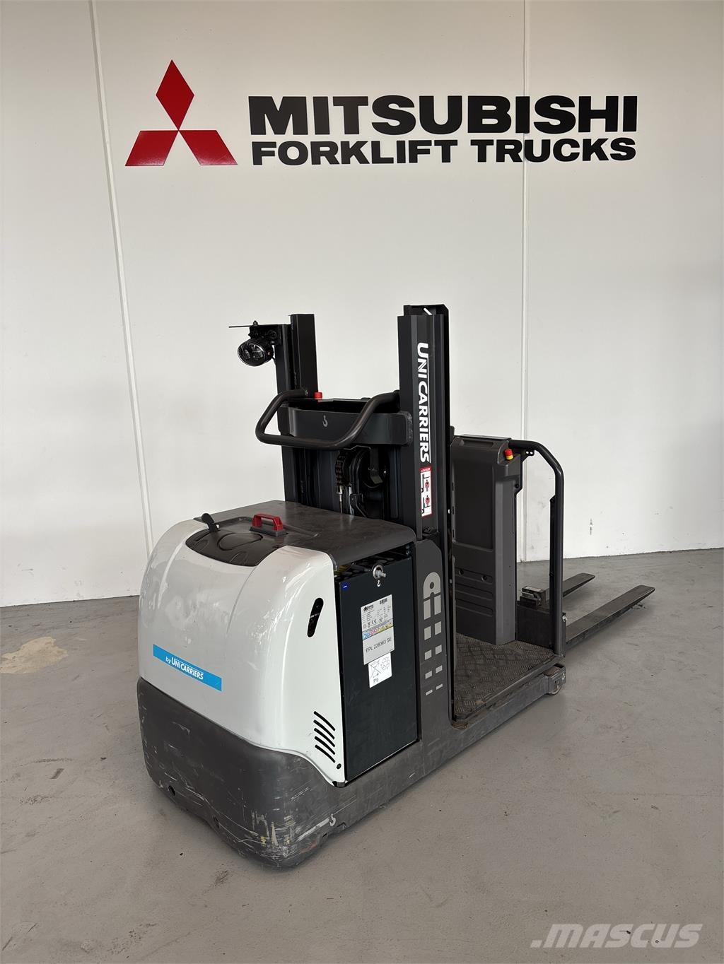 UniCarriers EPL100 Niederhub-Kommissionierer