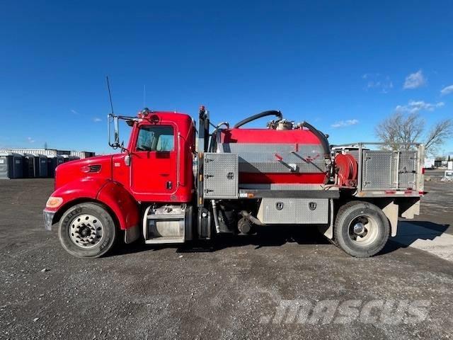 Peterbilt 337 Saug- und Druckwagen