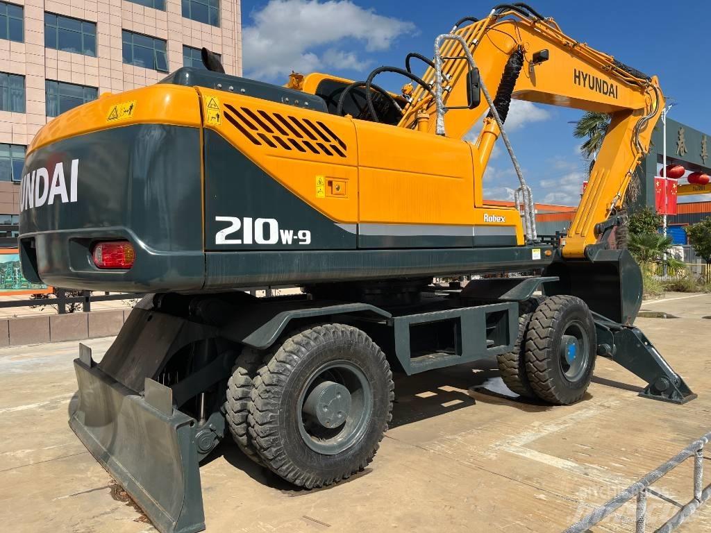 Hyundai R210W Mobilbagger