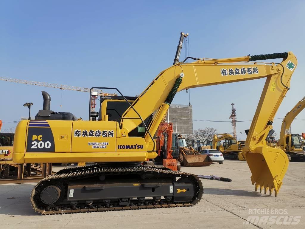 Komatsu PC 200-8 Midibagger  7t - 12t