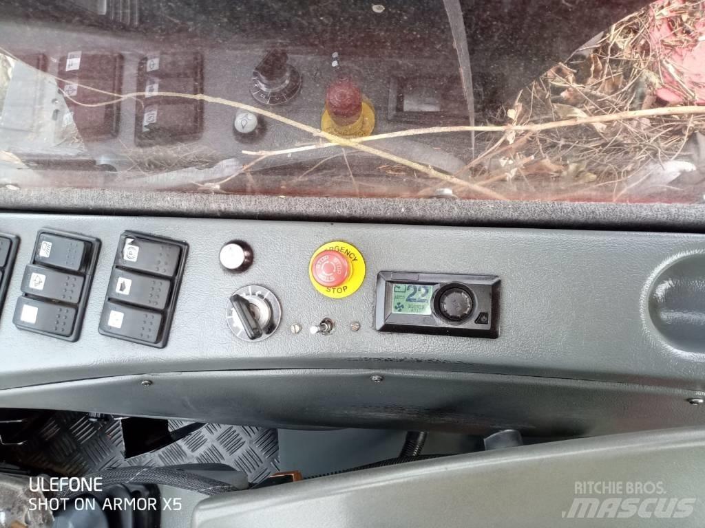 Komatsu 911 Harvester