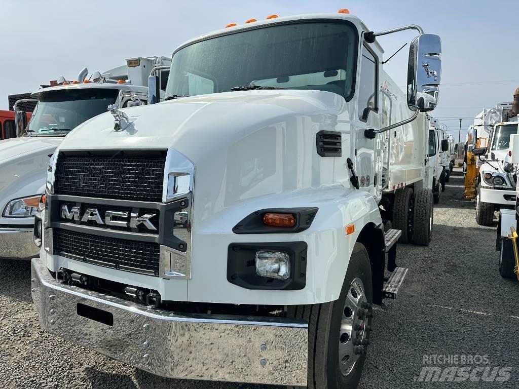 Mack MD7 Müllwagen
