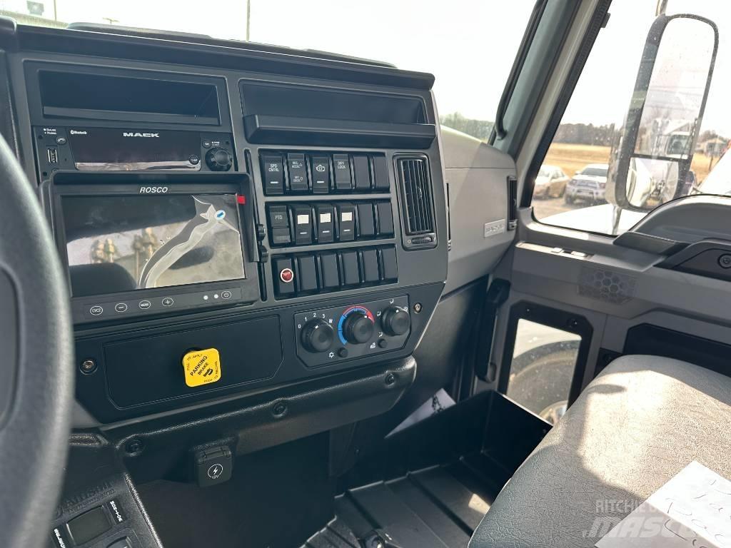 Mack MD7 Müllwagen