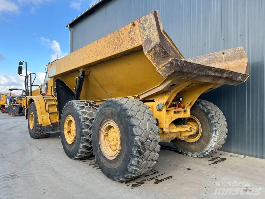 CAT 735B Dumper - Knickgelenk
