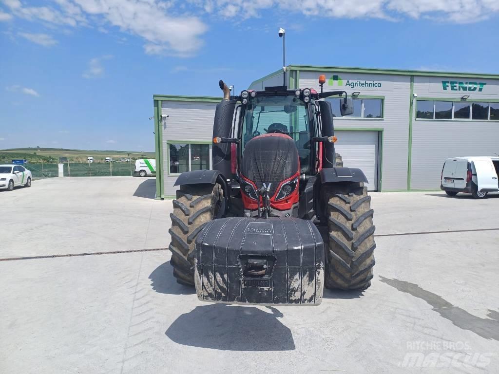 Valtra T 234 Traktoren