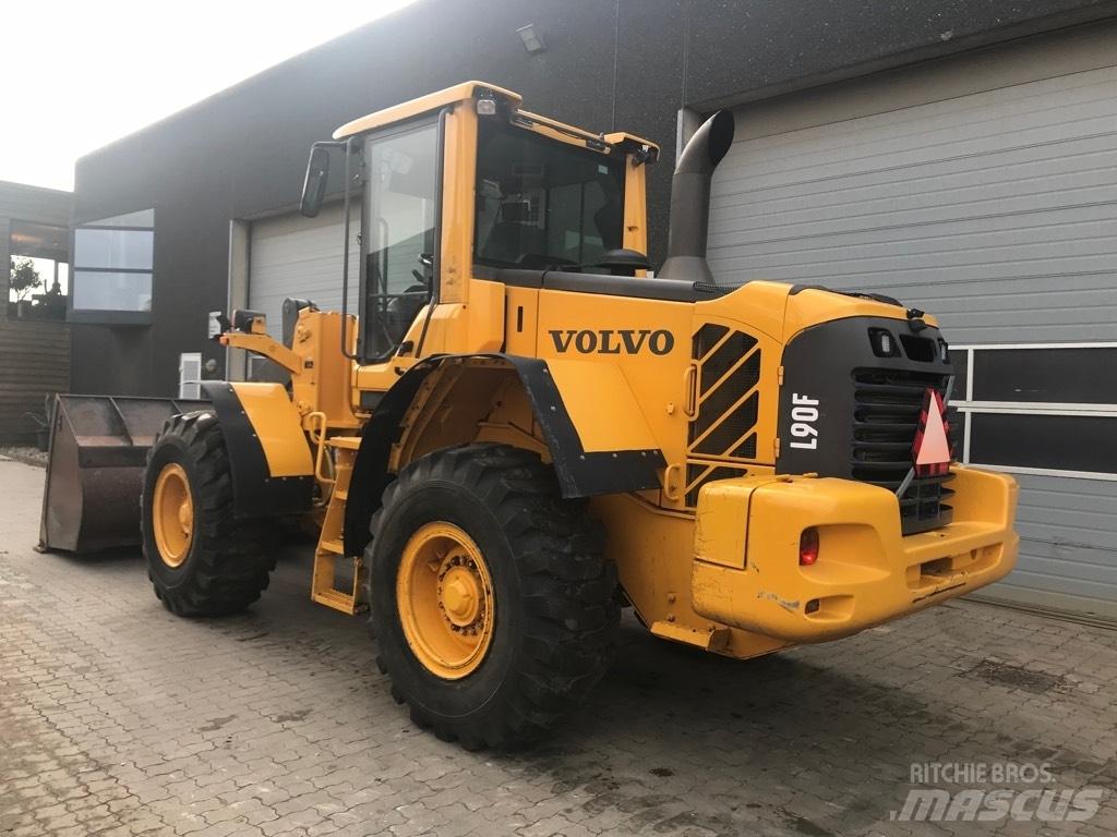 Volvo L90F Radlader