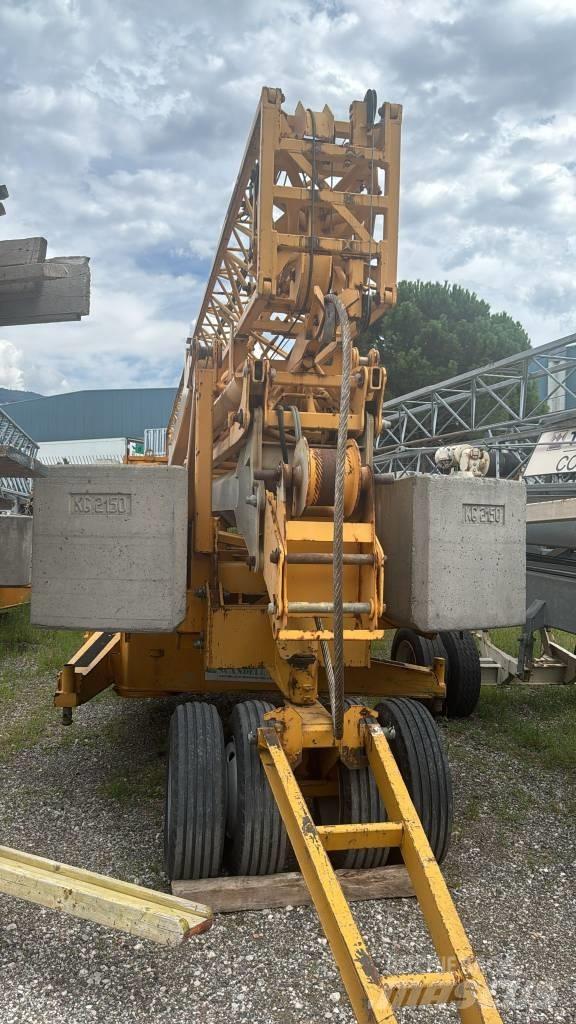 Potain HD 40 A Selbstaufrichtende Krane