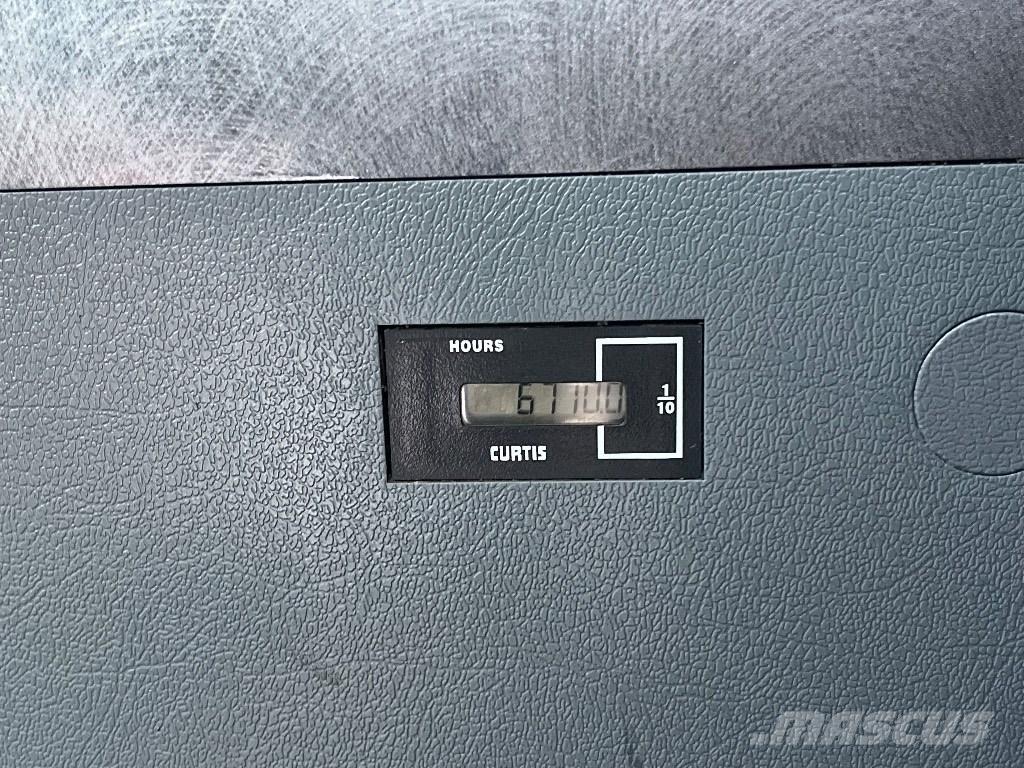 Hyundai HX140L Raupenbagger