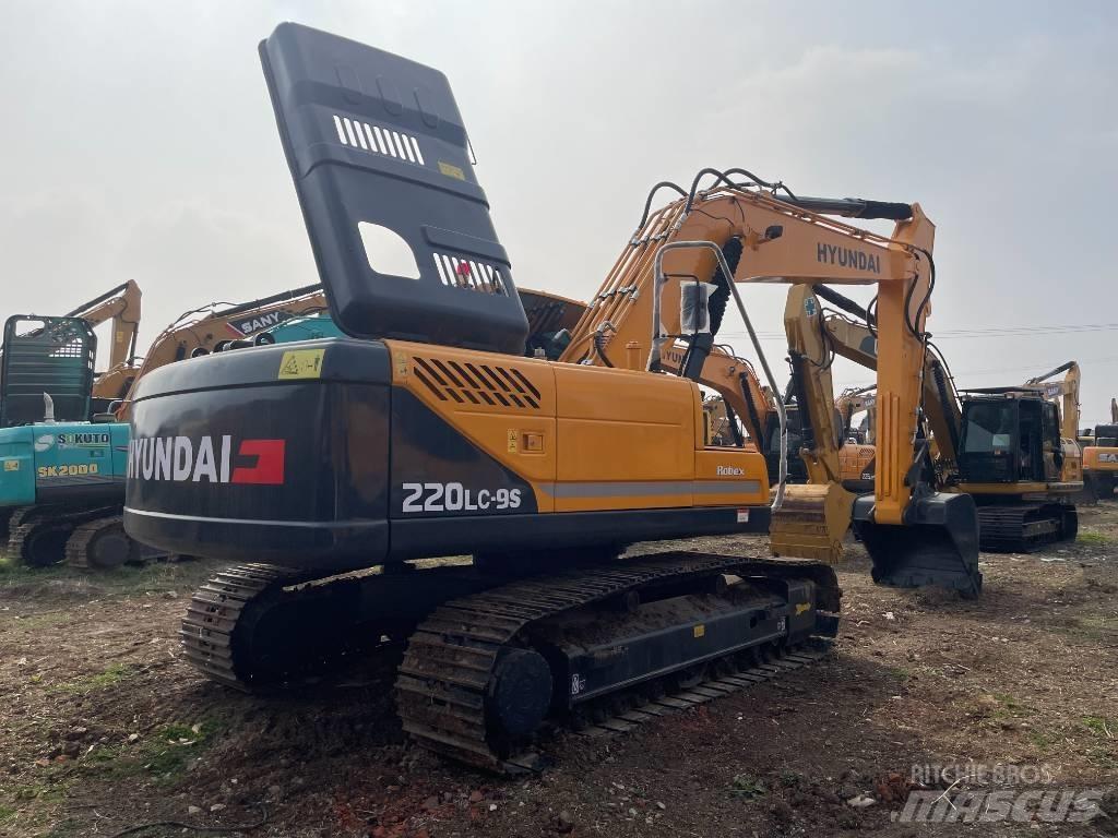 Hyundai 220-9S Raupenbagger