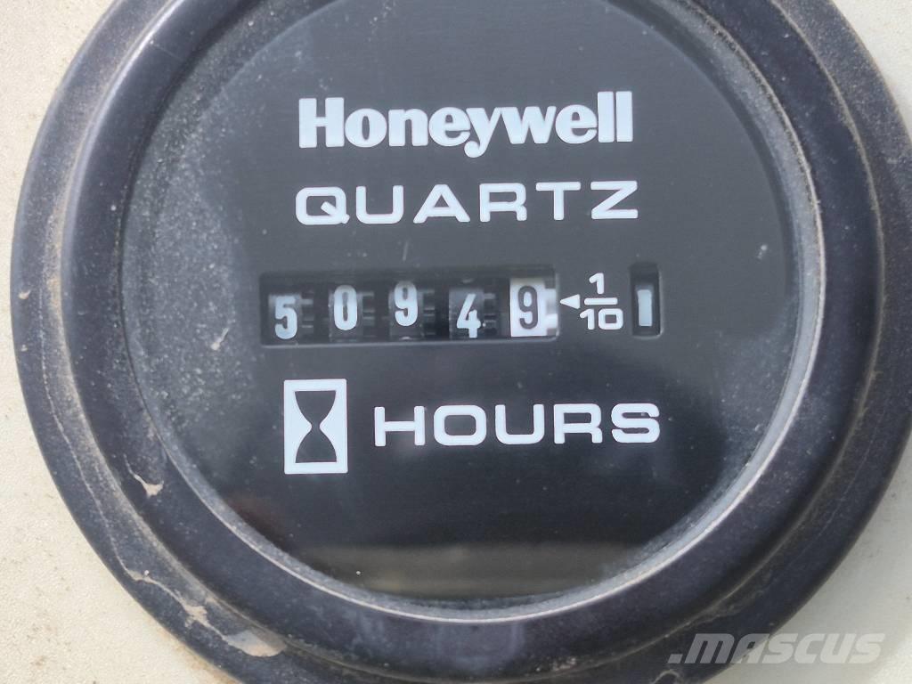 SkyJack SJ 66 T Gelenkteleskoparbeitsbühnen