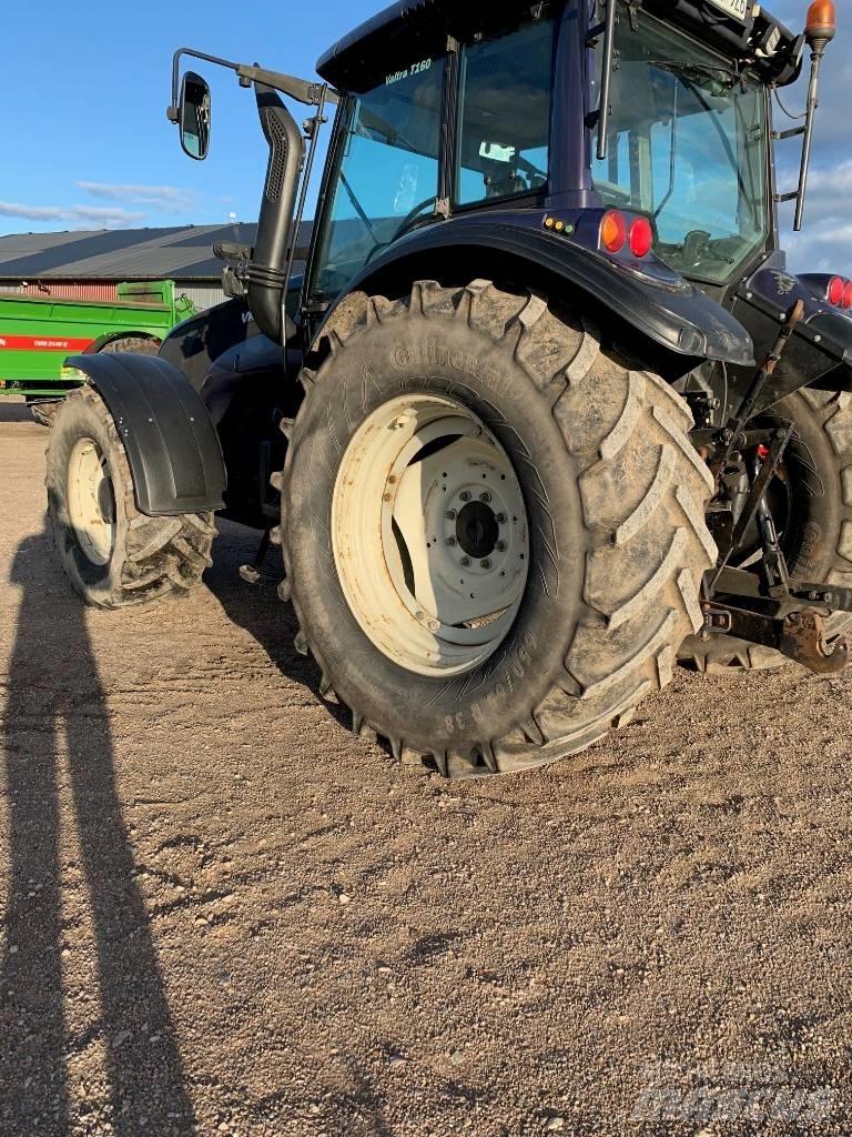 Valtra T 160 Traktoren