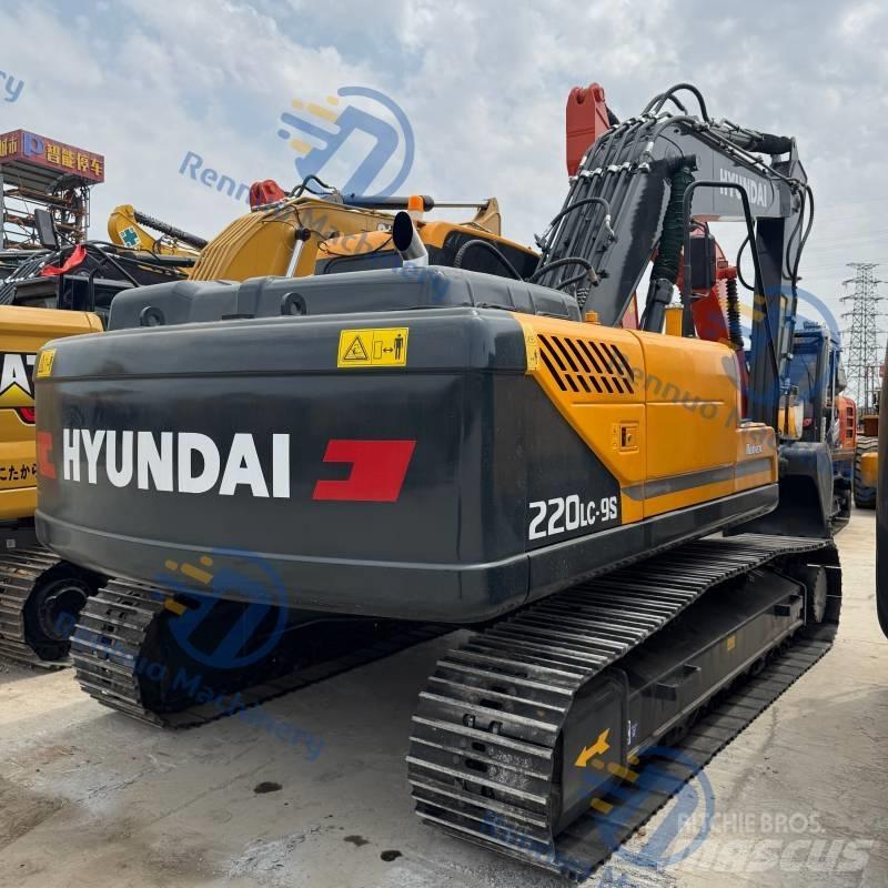 Hyundai R220-9S Raupenbagger
