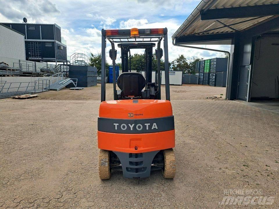 Toyota 7FBMF25 Sonstige Baumaschinen