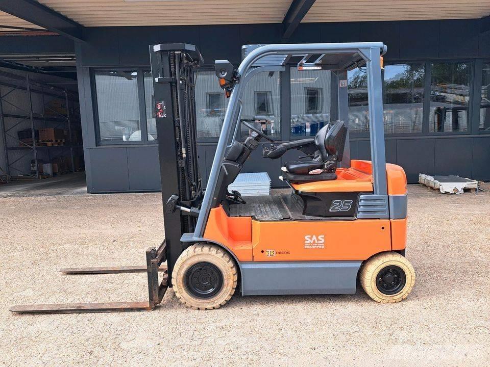 Toyota 7FBMF25 Sonstige Baumaschinen