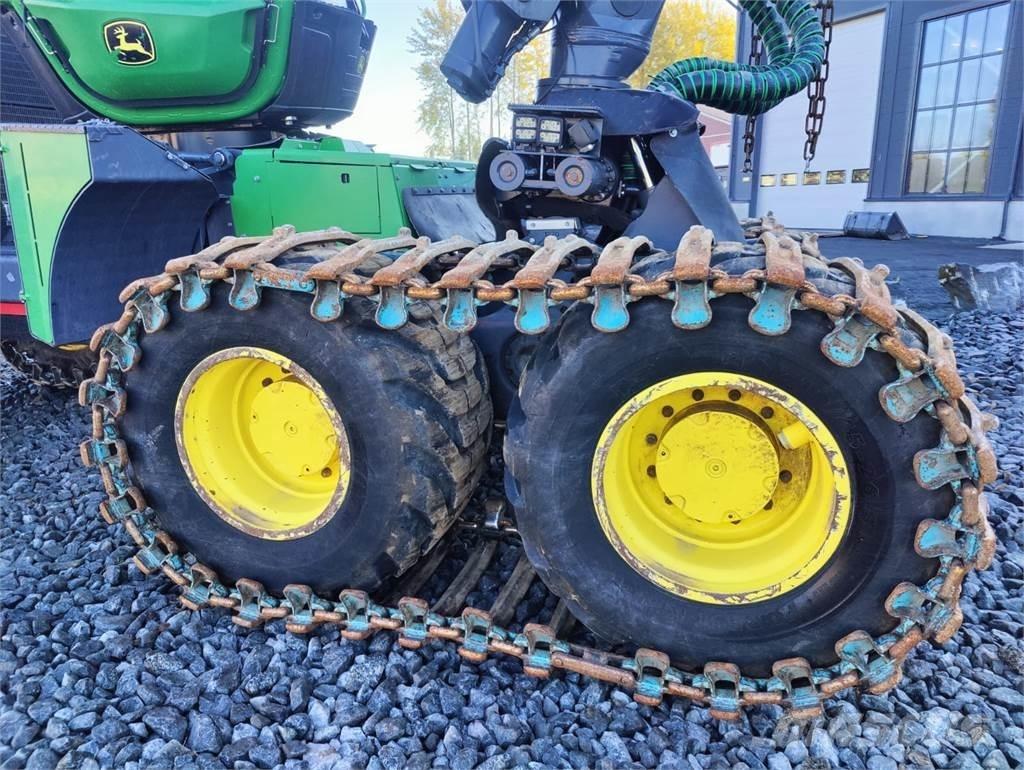 John Deere 1270G Harvester