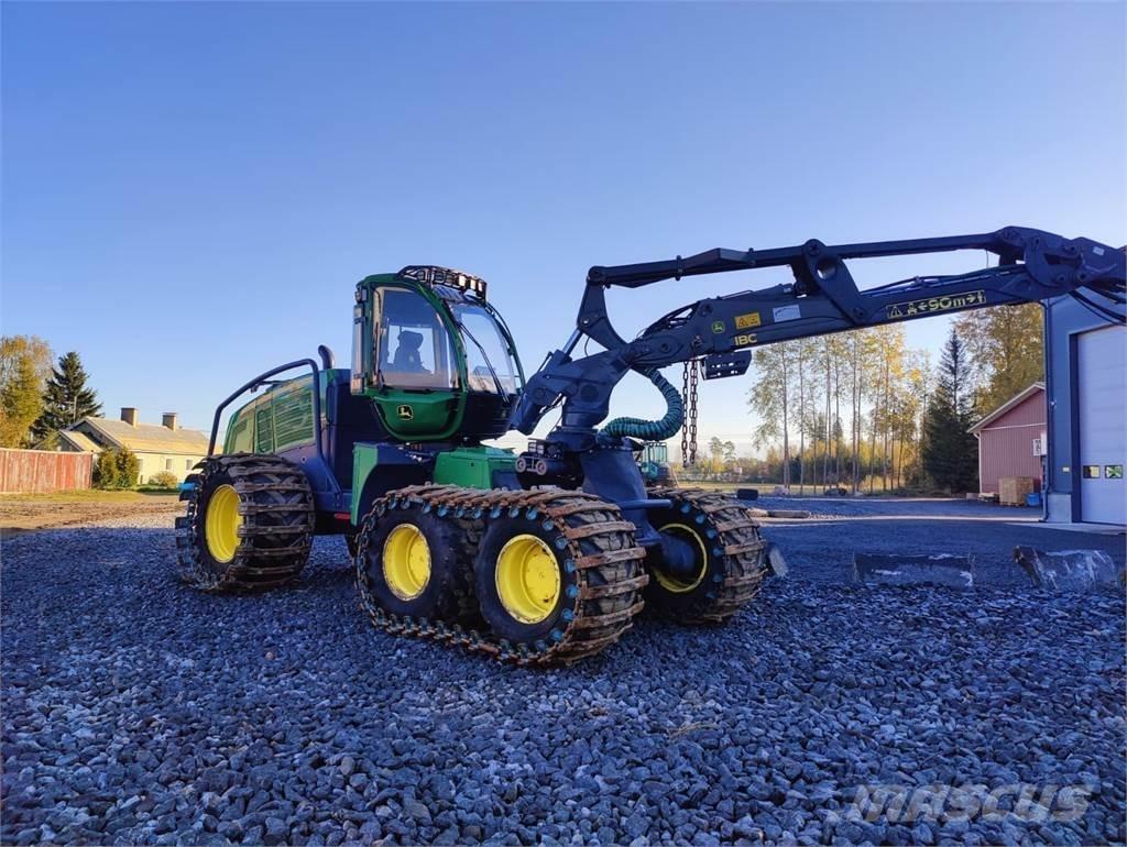 John Deere 1270G Harvester