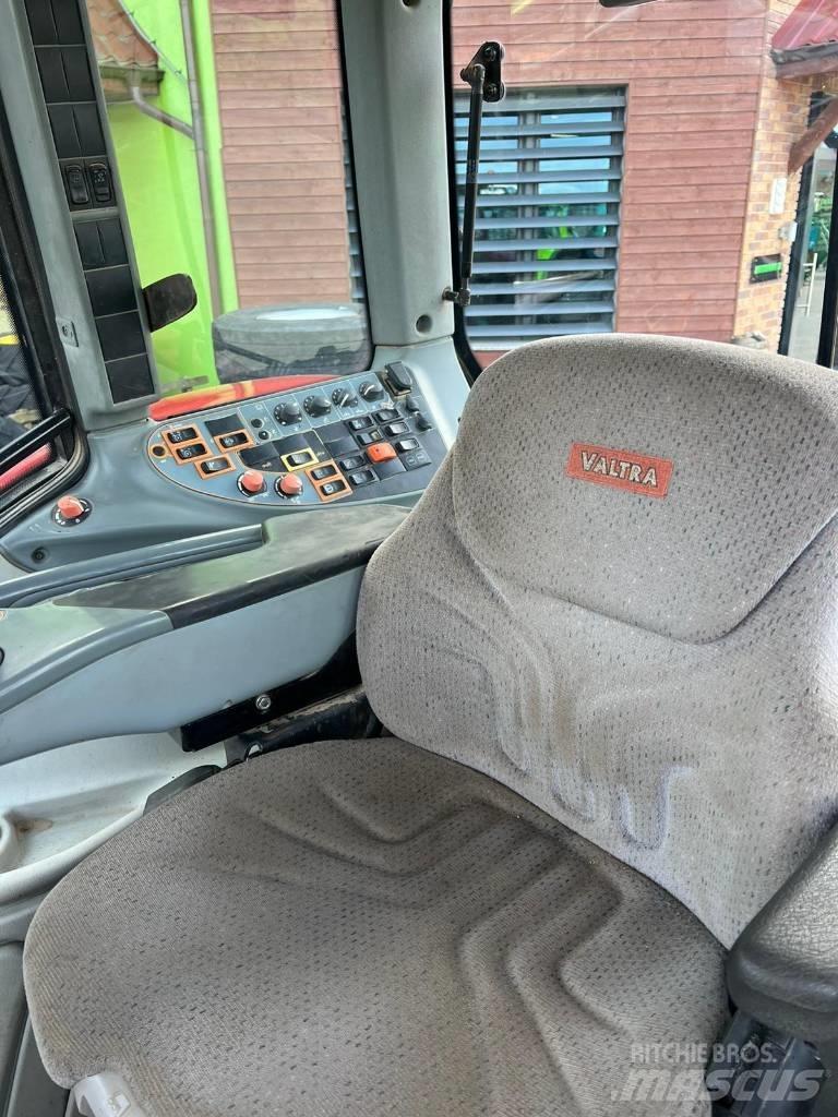 Valtra N 163 Traktoren