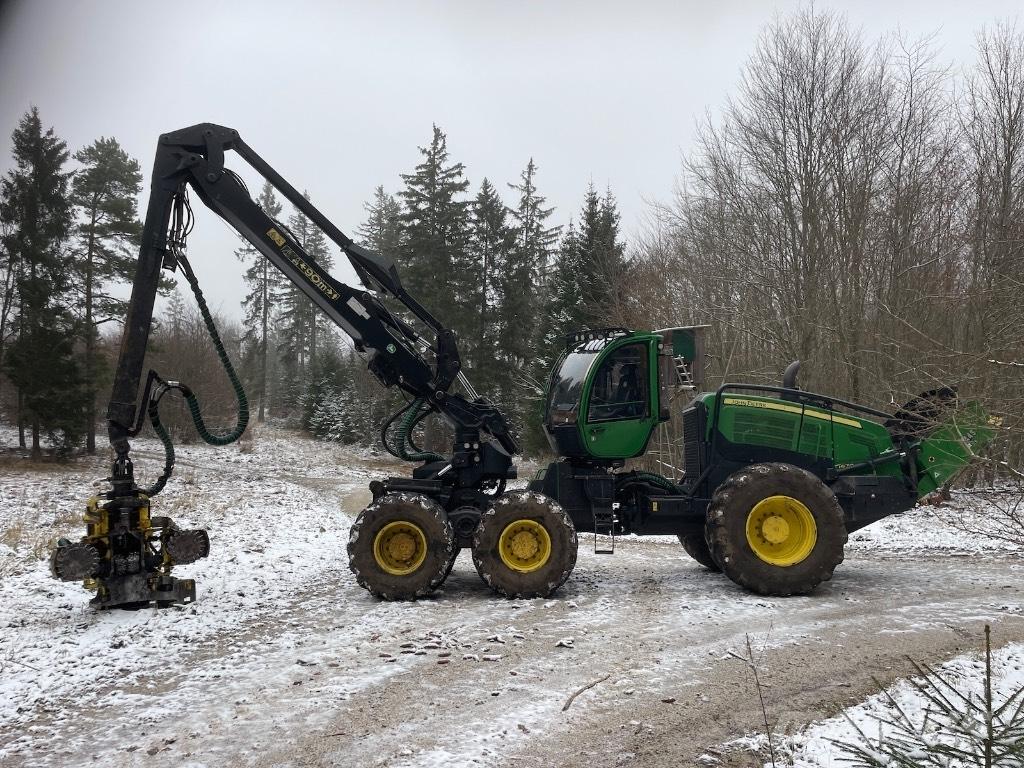 John Deere 1470 G Harvester