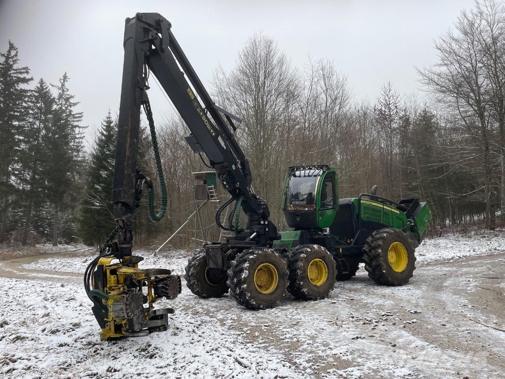 John Deere 1470 G Harvester