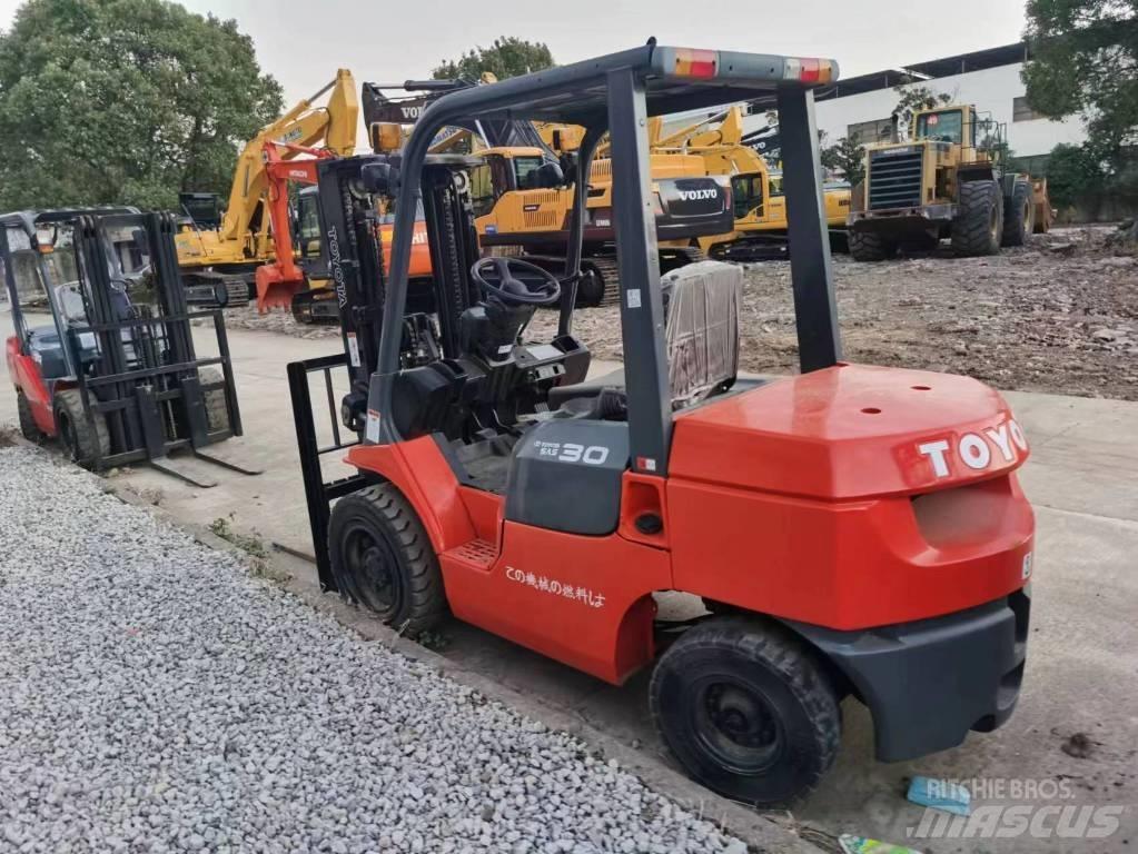 Toyota 7FD 30 Diesel heftrucks