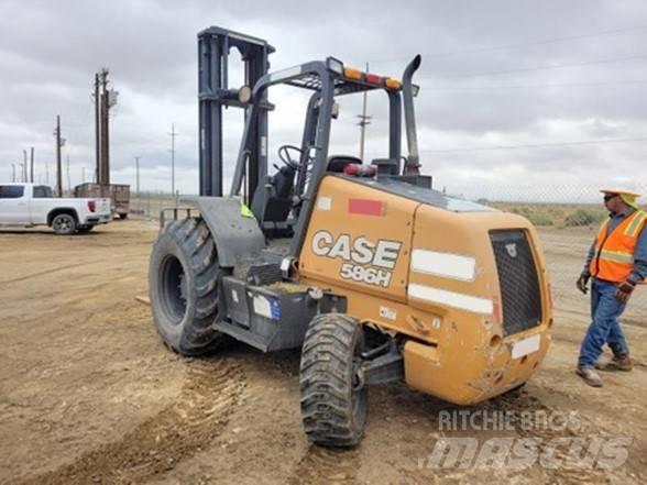 CASE 586H Geländestapler