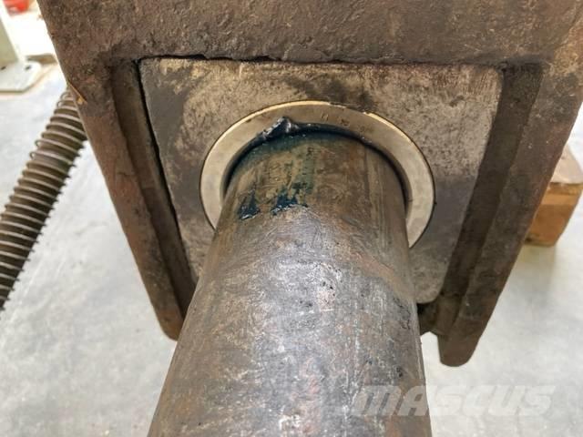 Montabert BRH 900 Hammer / Brecher