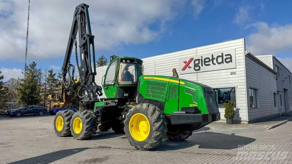 John Deere 1270 E Harvester