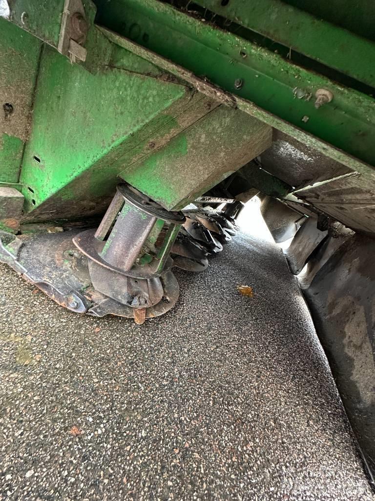 John Deere 830 Mähwerke