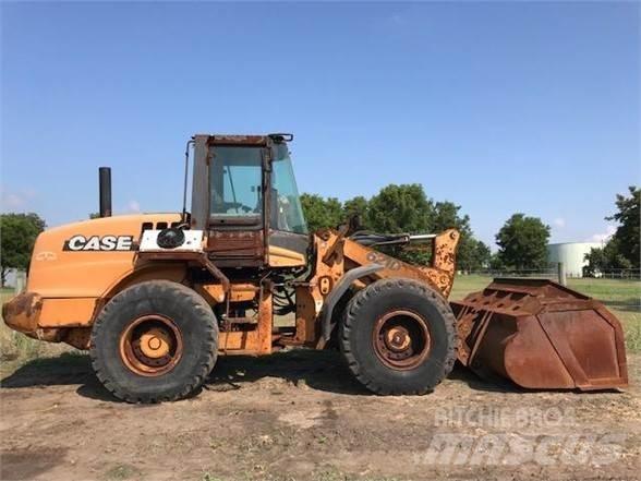 CASE 621D Radlader