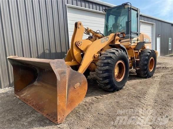 CASE 621D Radlader