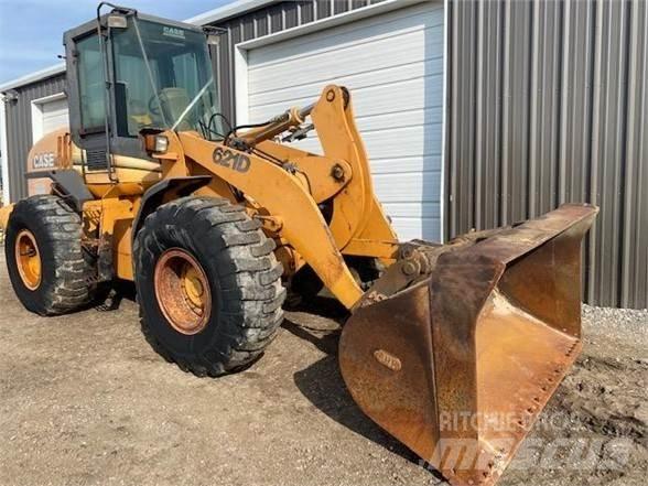 CASE 621D Radlader