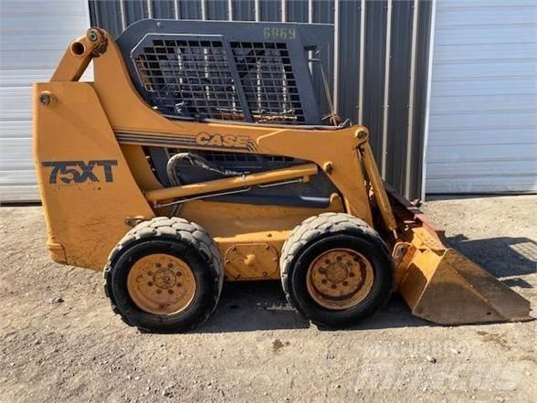 CASE 75XT Kompaktlader