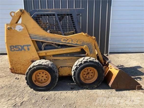 CASE 85XT Kompaktlader