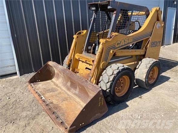 CASE 85XT Kompaktlader