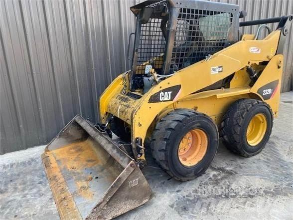 CAT 232B2 Kompaktlader