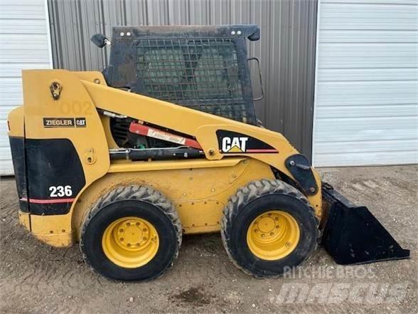 CAT 236 Kompaktlader