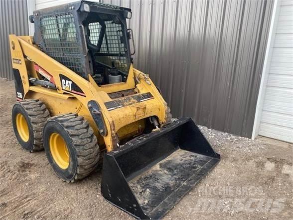 CAT 236 Kompaktlader