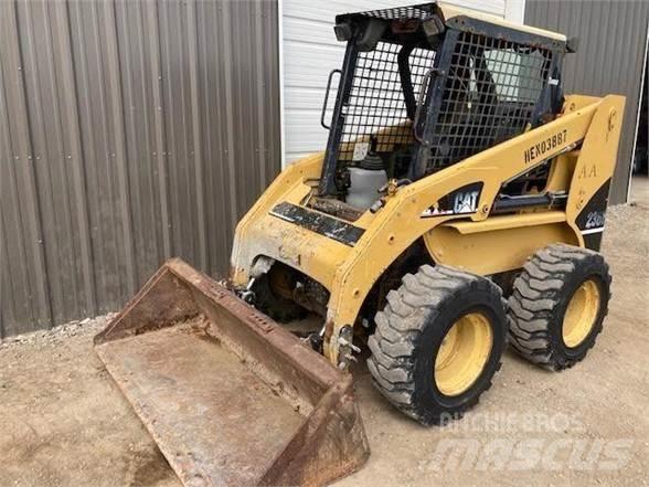 CAT 236B Kompaktlader