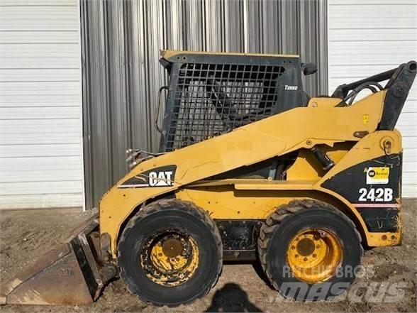 CAT 242B Kompaktlader