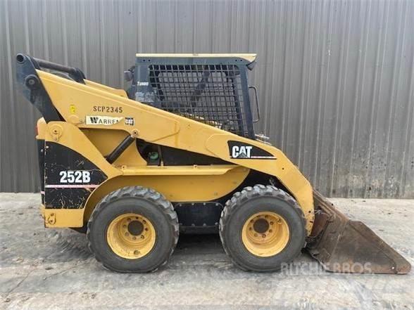 CAT 252B Kompaktlader