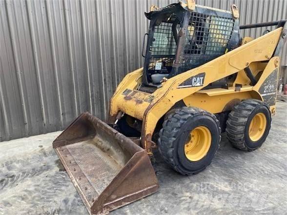CAT 262B Kompaktlader