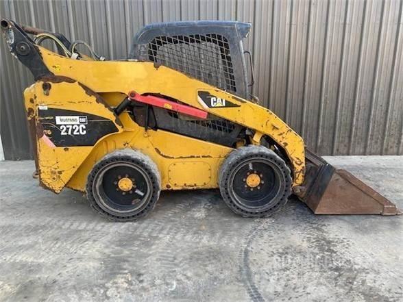 CAT 272C Kompaktlader