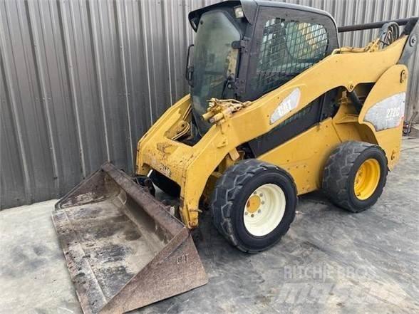 CAT 272C Kompaktlader